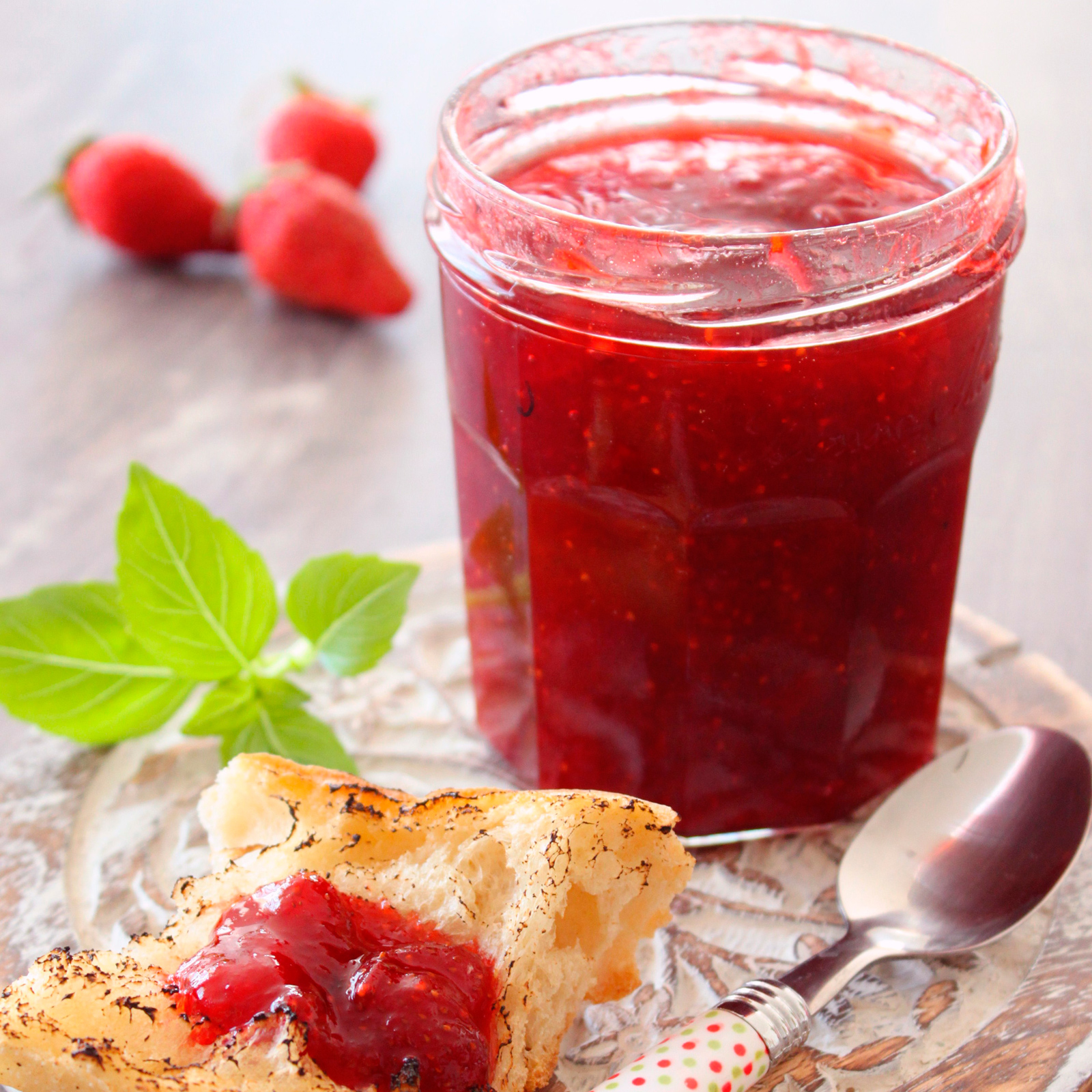 La recette de confiture aux fraises qui est facile et délicieuse ...