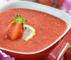 Soupe de fraise aux agrumes